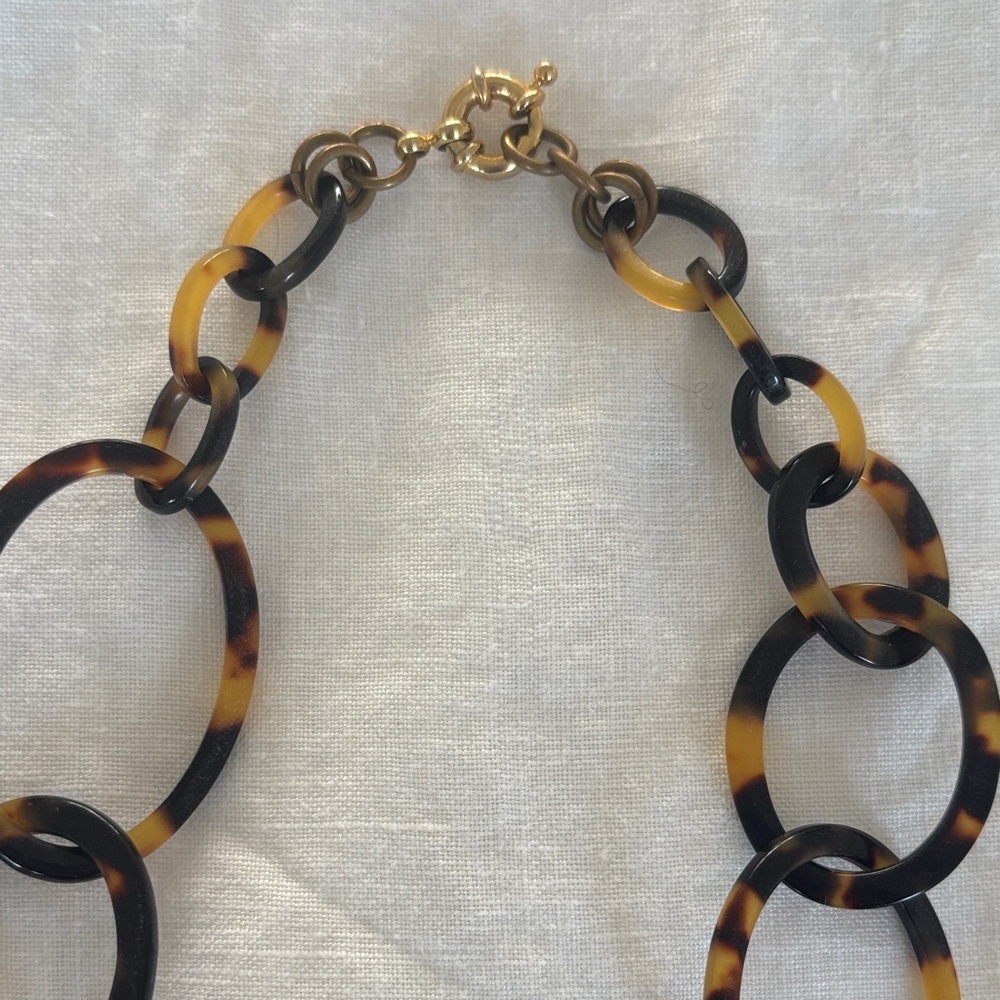 Tortoise Shell Link Necklace - Picture 2 of 3